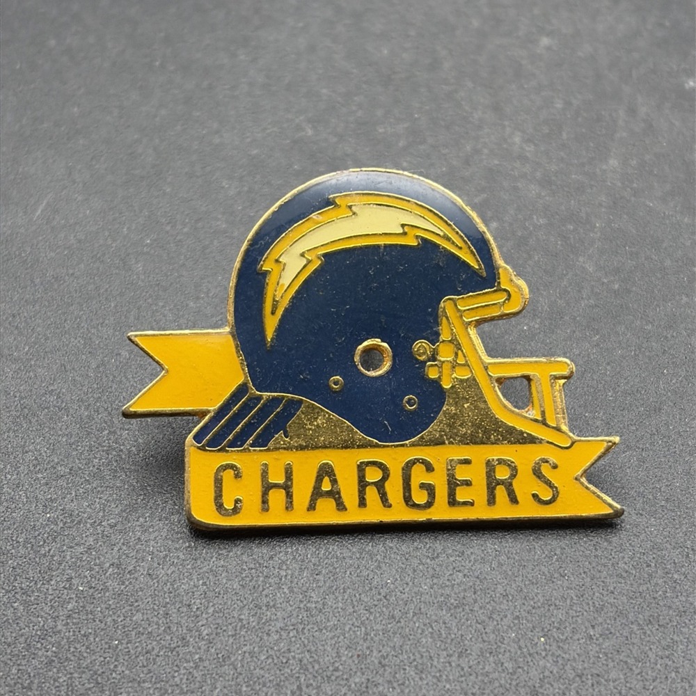 Vintage San‎ Diego Chargers Helmet NFL Football Lapel Hat Pin